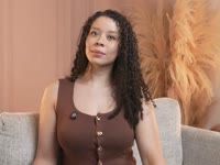 I am a confident woman, charismatic and with a touch of mystery that awakens curiosity. I enjoy good conversations, authentic connections, and moments that leave a mark. My energy combines elegance, confidence, and a personality that
