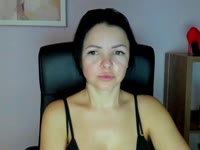 A petite brunette ;) with a feminine and positive energy. I love cooking, traveling, dancing, watching movies, riding my bike, reading books, and creating beautiful flower arrangements. I’m warm, curious, and love meeting new people ;). Spend some time with me — I promise good vibes, real conversations, and a genuine smile <3