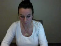 Hey ik ben Nina. Korte intro .. ik ben klein van stuk maar groots in presence, love it. Dominant op een speelse manier.ik hou van nieuwe uitdagingen! Oeh, ik voel de vibes al ..