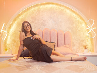 cam girl playing with sextoy AishaCarpenter