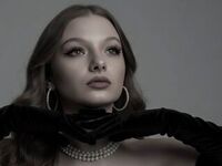 nude cam photo YuriHuprich