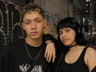 live webcam couple oral sex AxelAndCloe