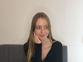 live webcam performer AbigailLee