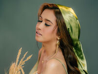 camwhore spreading pussy Agirlfrommars