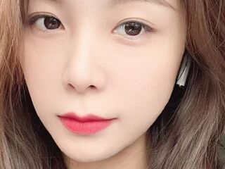 camgirl showing tits AhJing