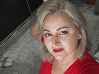 naked camgirl masturbating with dildo AlexaMaddow