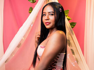 naughty camgirl masturbating with vibrator AliceBrunett