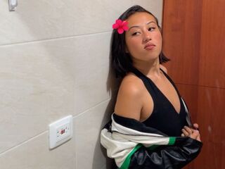 naked cam girl fingering pussy AndreaTapiero