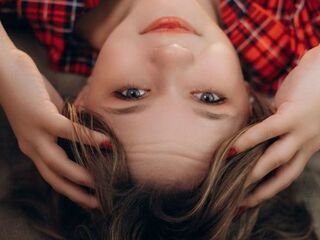 cam girl playing with sextoy AnnAmour