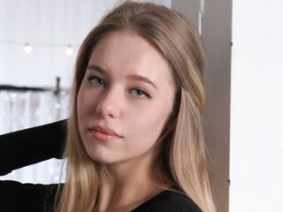 cam girl fingering AnnetteMajid