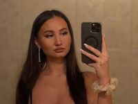 girl webcam AriaWaverly