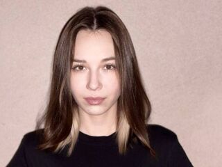 sexy cam girl ArtieOuinones