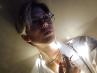 hot striptease webcam AureliaRavens