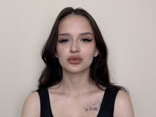 hot cam girl masturbating with vibrator BambiCleaveland