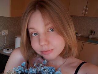 fingering camgirl BertaCheyne