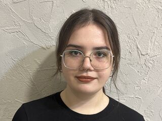 camwhore masturbating with dildo BettyWatkins