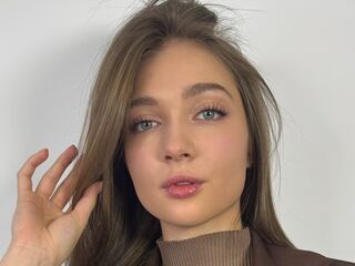 camgirl showing pussy CarlenaBoulay