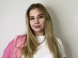 cam girl showing tits CathernLoven