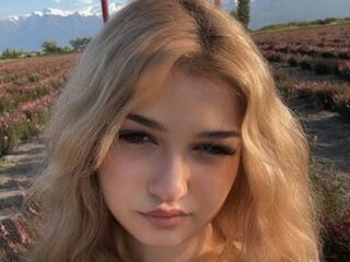 adult webcam chat CloudyFox
