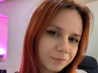 cam girl playing with sextoy CruelJones