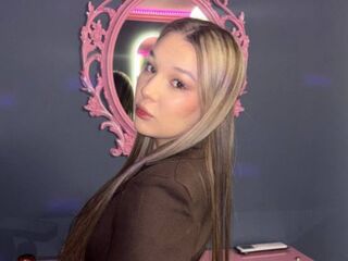 camgirl masturbating with dildo DarnellCalvani