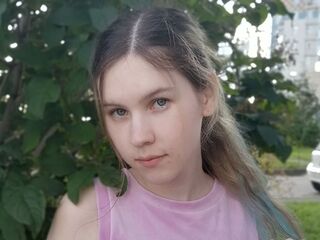 camslut masturbating DeidreSarin