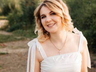 adultcam DemetriceAkpan