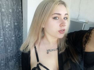 nude cam girl photo DinahSalimas