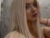 naughty camgirl fingering shaved pussy ElsaBarbie