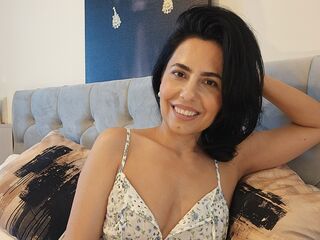 camslut showing pussy EvelineAngeles