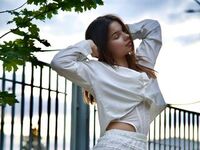 hot cam girl fingering GraceHeitger