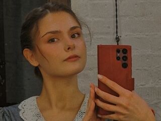 fingering webcam girl HelenaBerkheimer