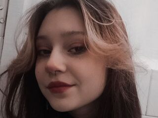 camgirl fingering shaved pussy JanetteSkweres