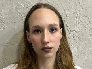 topless webcam girl KatrinJons