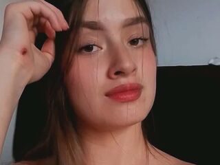 naughty cam girl fingering shaved pussy KendalCortes