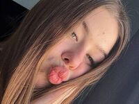 masturbating camgirl KristiGroun