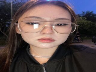 naked webcam girl photo LauriMoradel