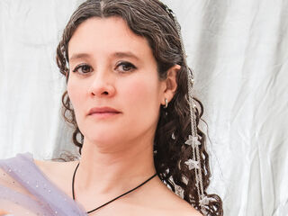 masturbating camgirl LiaCotes