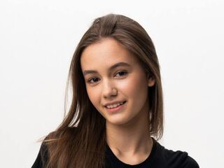 topless webcam girl LissaDesso