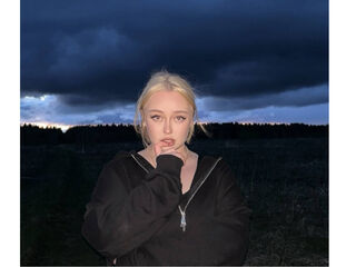 hot camslut LitaBloom