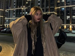 cam girl showing pussy LizaKitchin