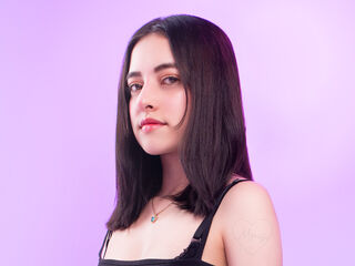 naked girl with webcam masturbating with vibrator LunaBelleth