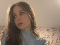 fingering camgirl MalissaHans