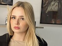 hot naked cam girl MarnieRhyner