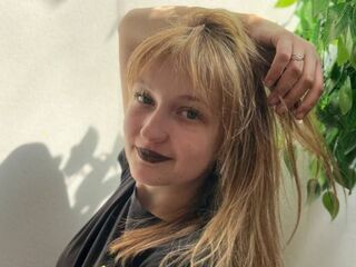 fingering camslut MarryMartins