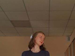 naked cam chatroom MaryjanePorter