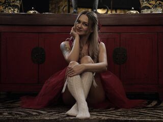 camgirl playing with dildo NicoleLoy