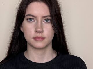 camwhore shaved pussy OssieMichard