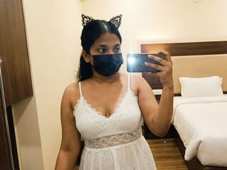 masturbating webcamgirl PratikaSharma