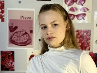 sexcam live RaeannCeronsky